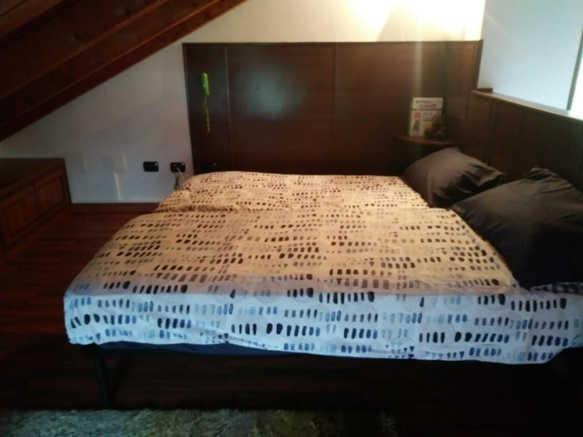 Casale Corte Cerro Casa Vacanza Il Glicine מראה חיצוני תמונה